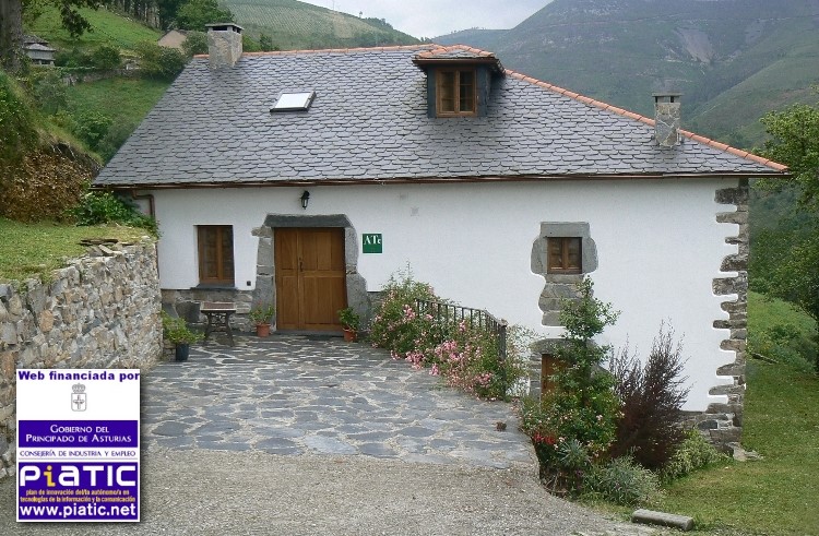 Casa Calderon. Luarca (Valdes-Asturias)